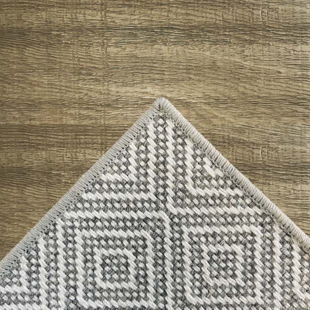 Serged Border